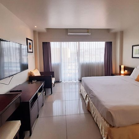 Grand Hotel Pattaya Bagian luar foto