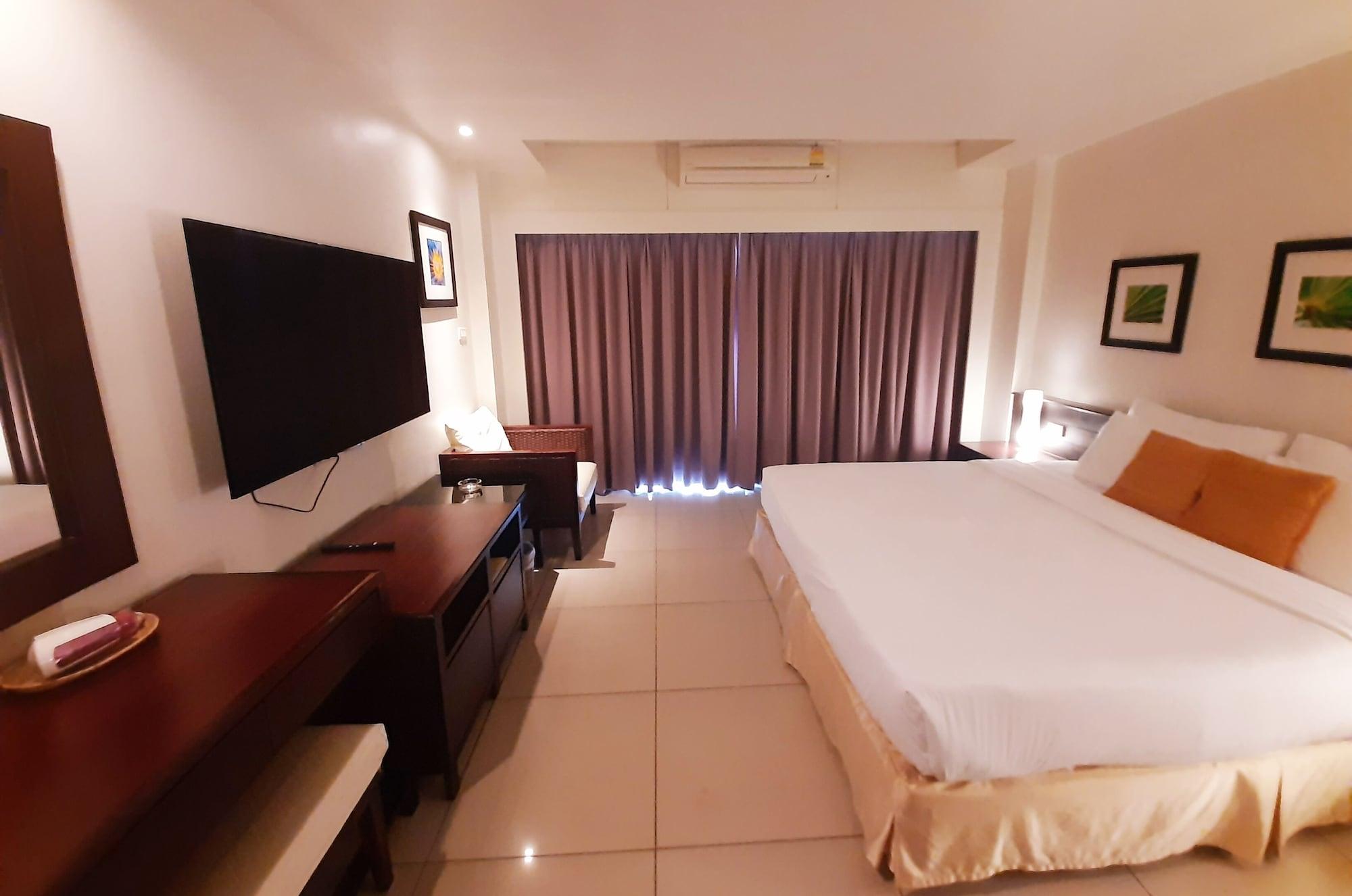 Grand Hotel Pattaya Bagian luar foto