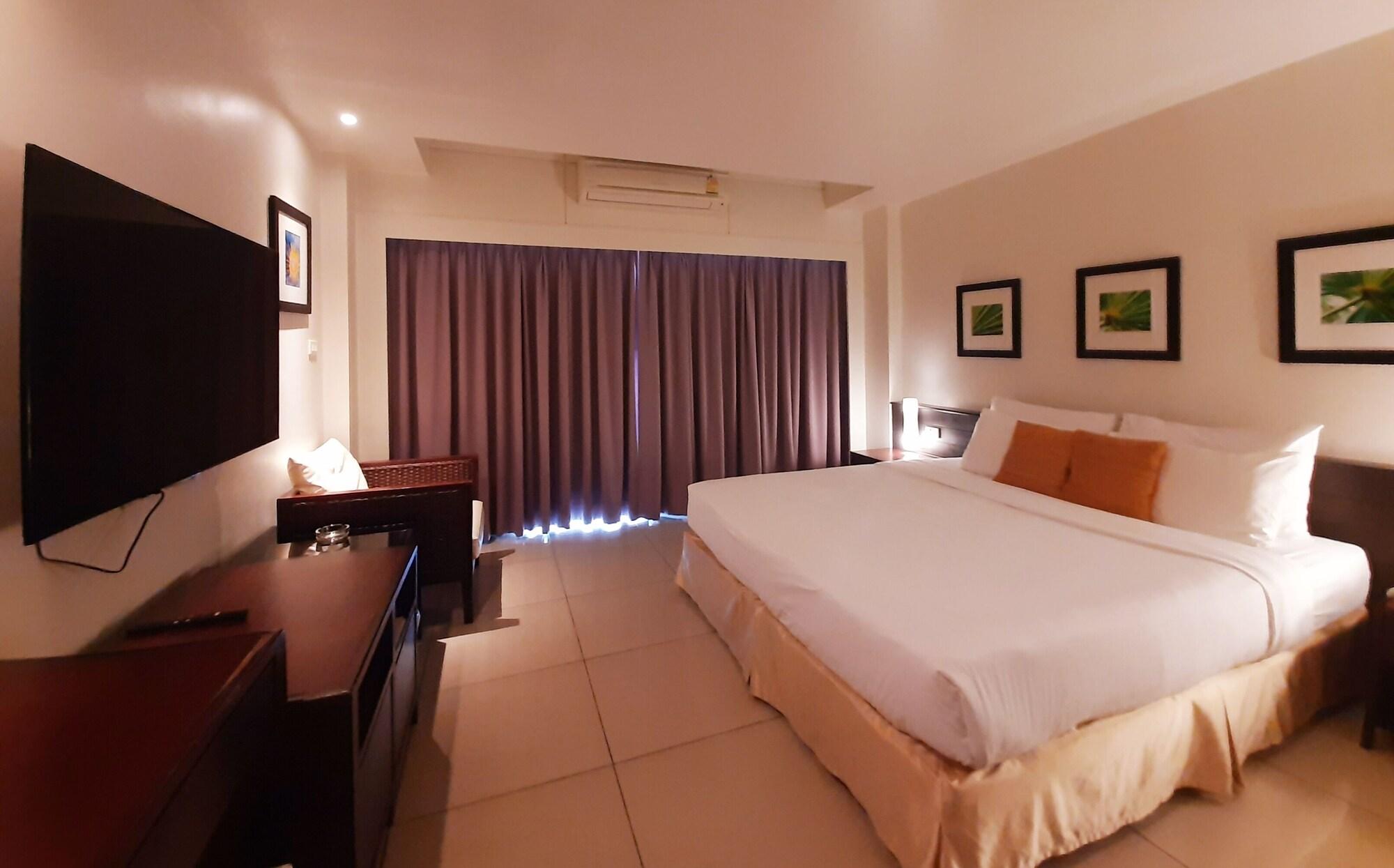 Grand Hotel Pattaya Bagian luar foto