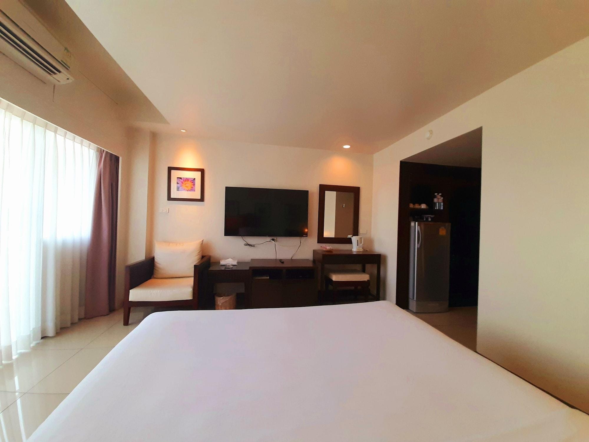Grand Hotel Pattaya Bagian luar foto
