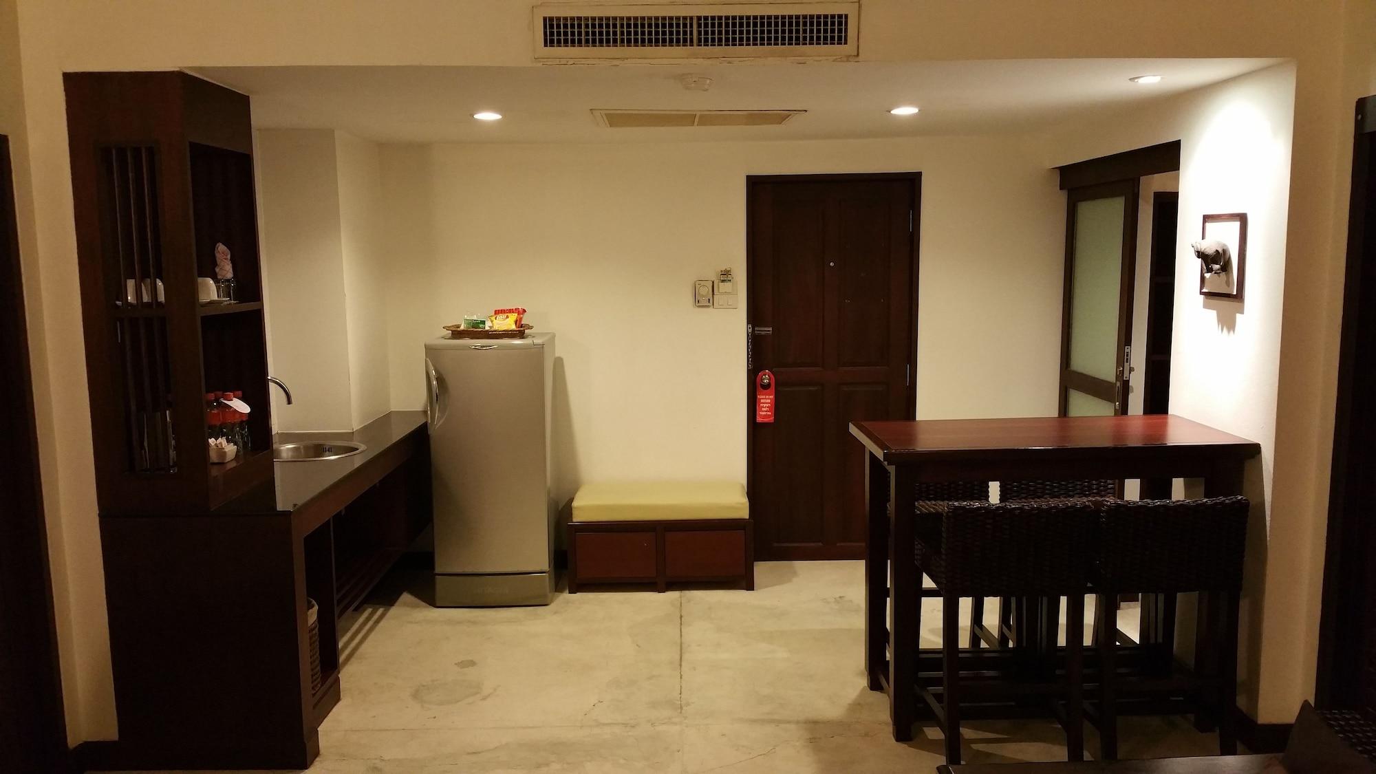Grand Hotel Pattaya Bagian luar foto