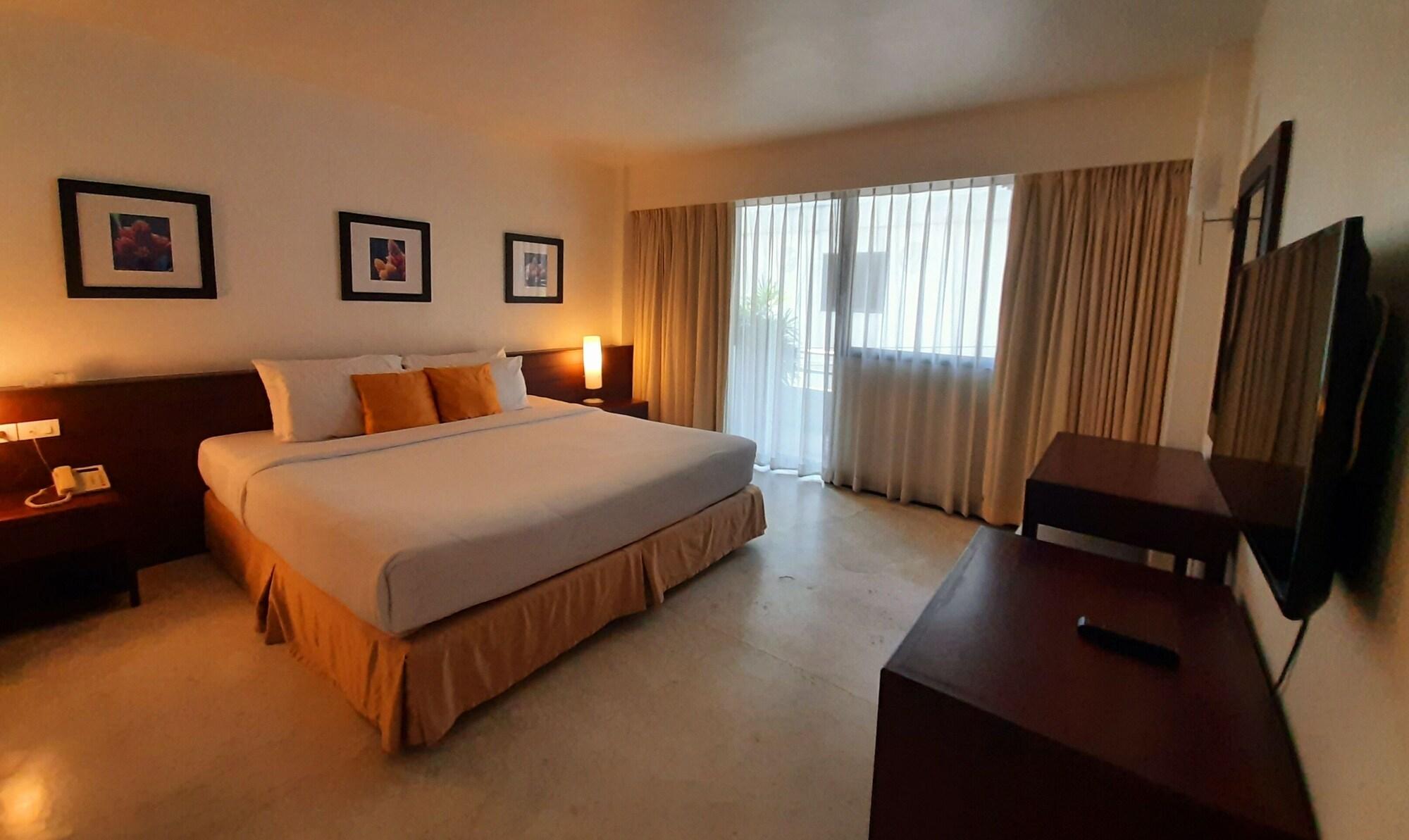 Grand Hotel Pattaya Bagian luar foto