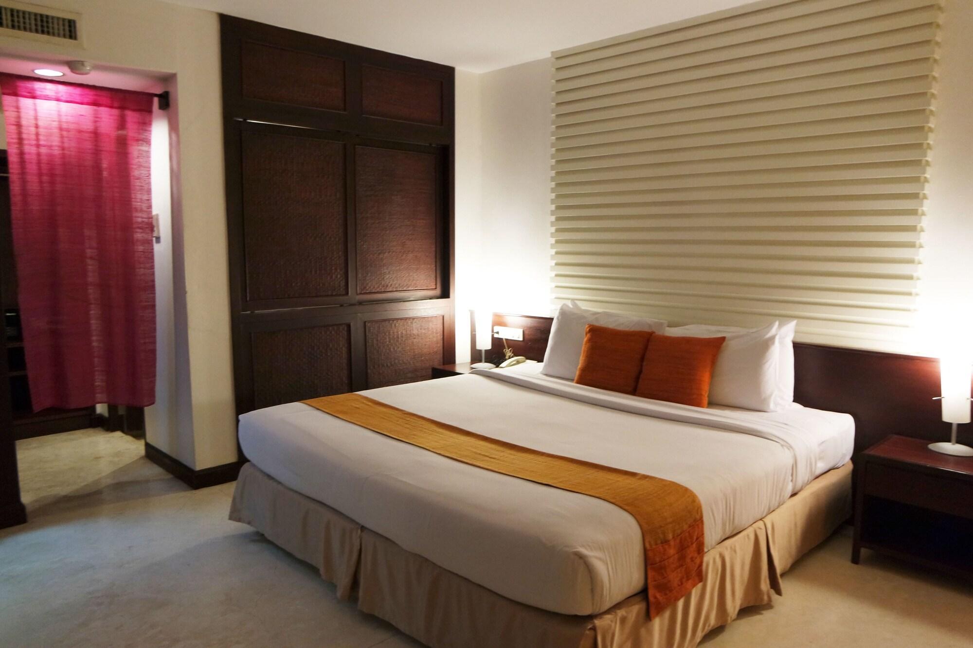 Grand Hotel Pattaya Bagian luar foto