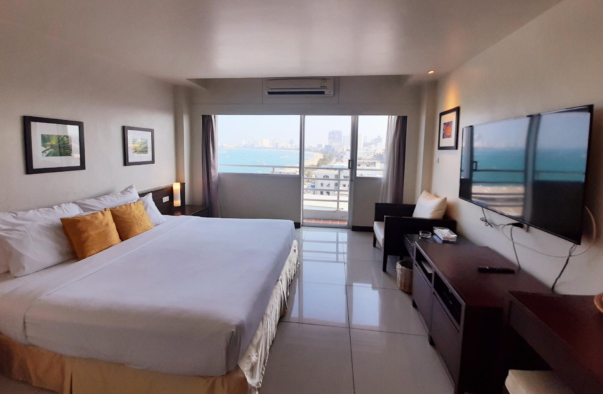 Grand Hotel Pattaya Bagian luar foto