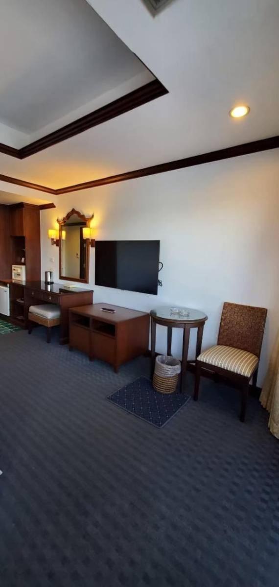 Grand Hotel Pattaya Bagian luar foto