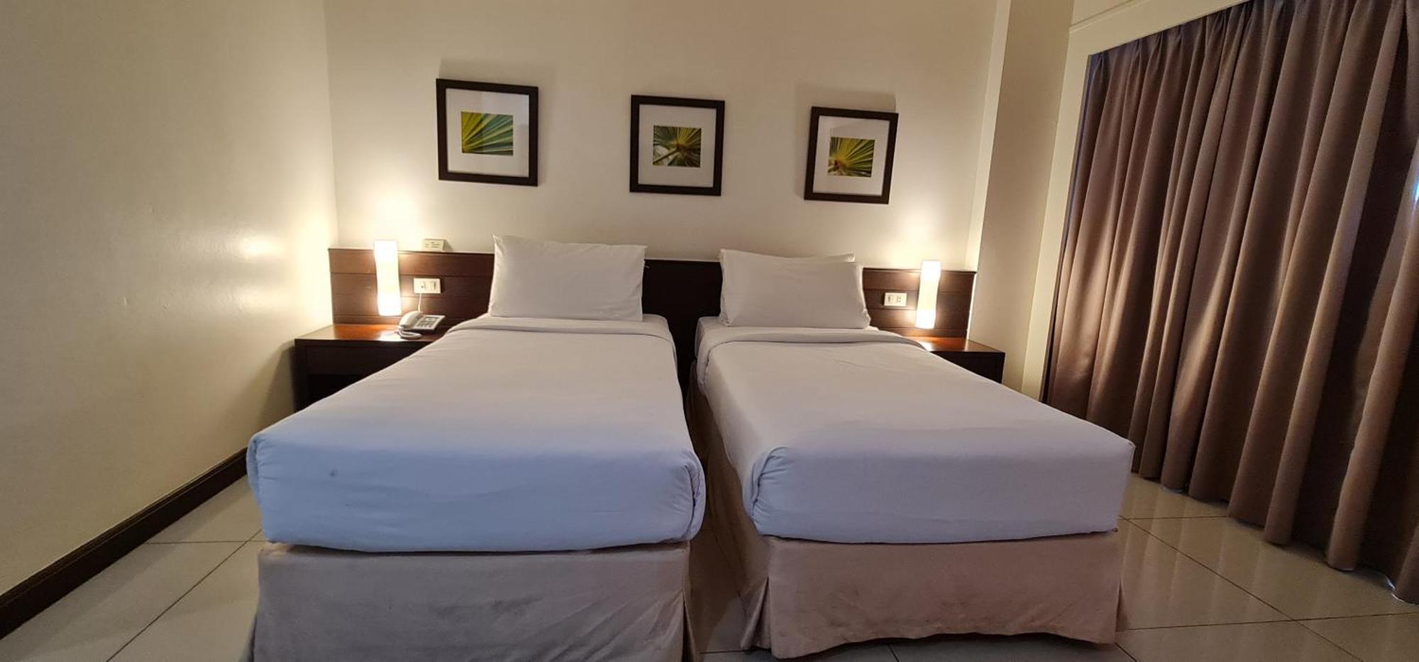 Grand Hotel Pattaya Bagian luar foto