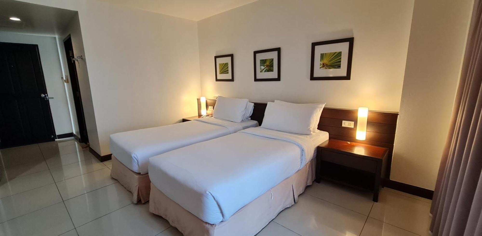 Grand Hotel Pattaya Bagian luar foto