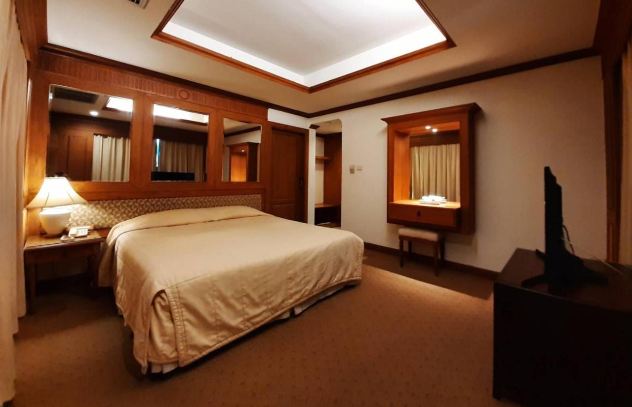 Grand Hotel Pattaya Bagian luar foto